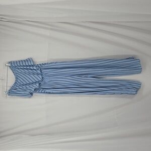 GILLI Jumpsuit Blue Stripe Cropped Ruffle Beautiful Gently Used Sleevele…